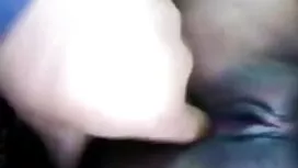 পীনস্তনী দেহরক্ষী সে ...