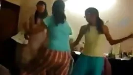 দুর্দশা, নটি আমেরিকা ...