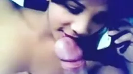 বিপরীতমুখী পুরানো আম ...