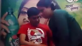 লিজ রেনবো দুটি বড় ম ...