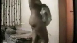 নিষ্ঠুর পোষ্টারের মধ ...